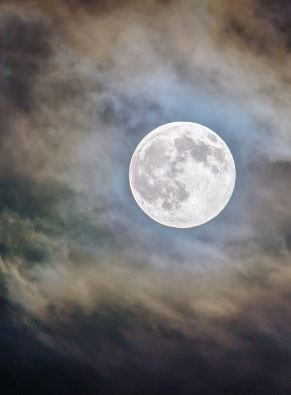 Ways to Honor and Celebrate the Full Moon
